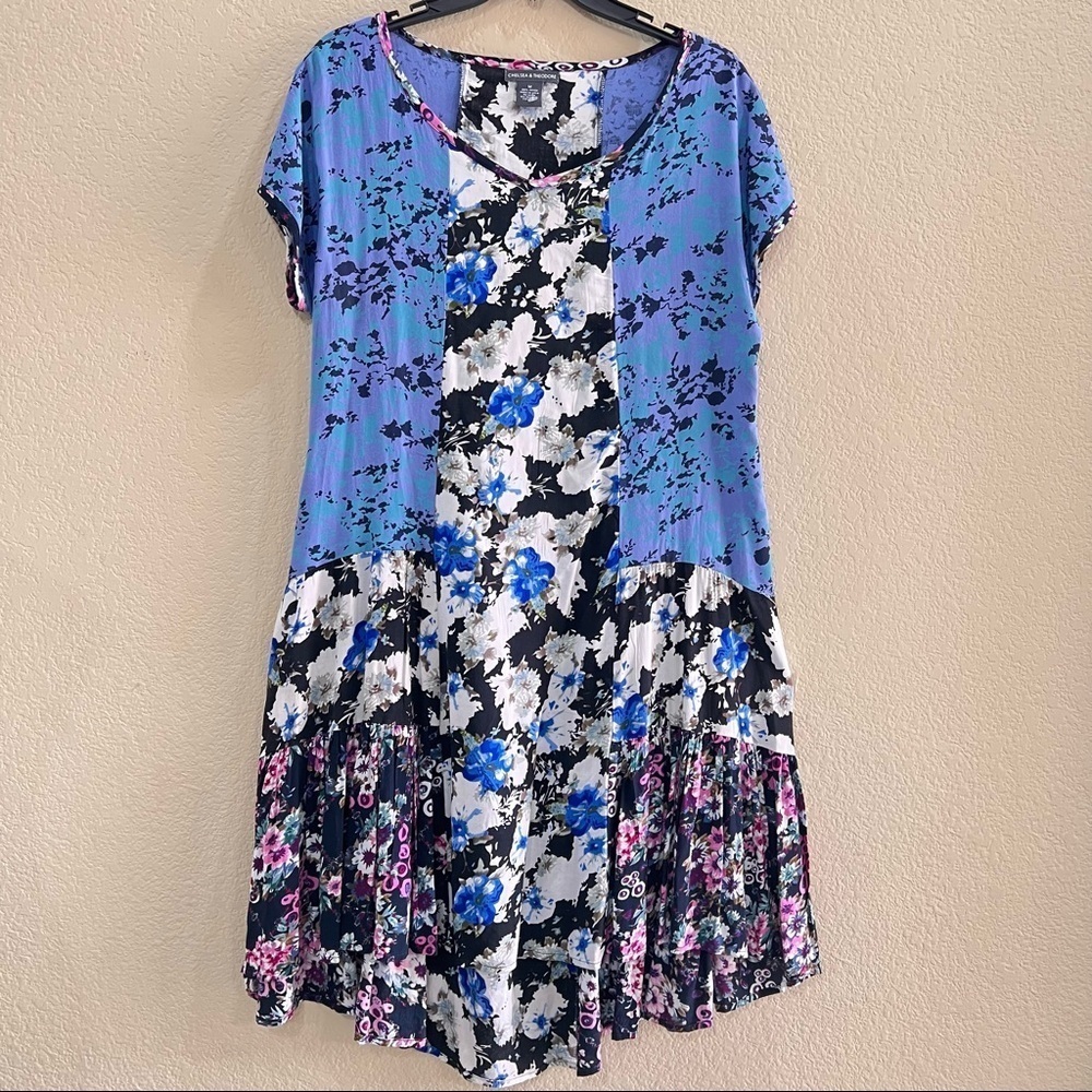 Chelsea & Theodore Shift Dress Womens Medium Multifloral Pleated Mini Beachy EUC